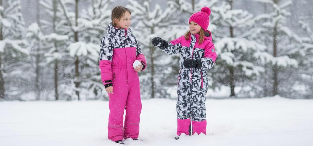 zimní výprodej dívčího oblečení – kombinézy a bundy a další oblečení pro holky